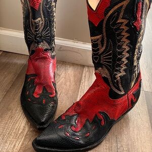 Red and Black Western Cowboy Boots